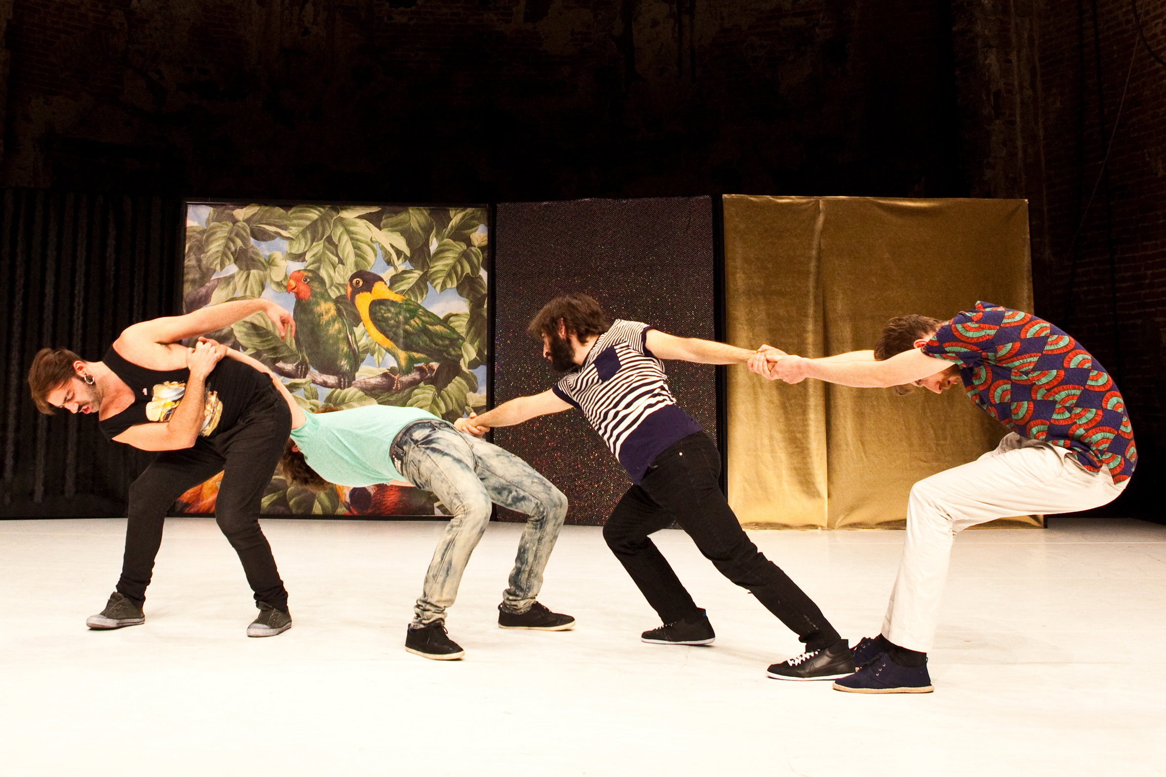 Tantsivad Augusti Tantsufestivalil. Foto: Reinout Hiel