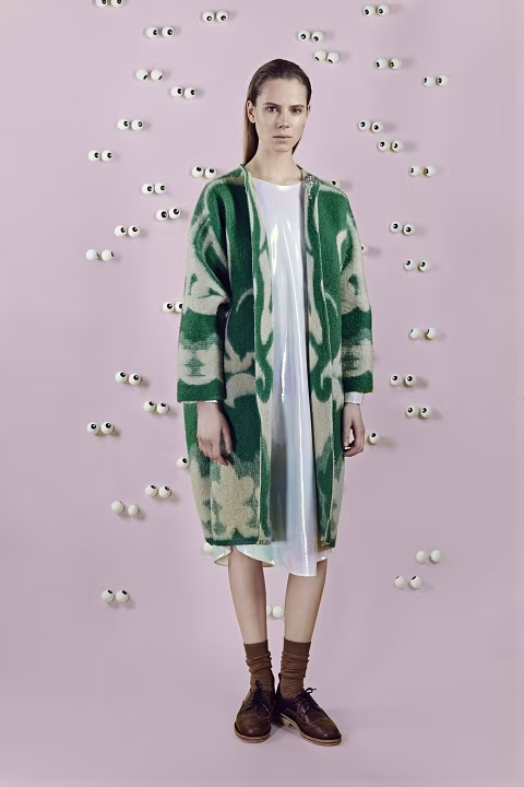 Londoni moen&auml;dalal osalev moedisainer Marit Ilison valiti maineka Hy&eacute;res&rsquo;i moekonkursi finaali