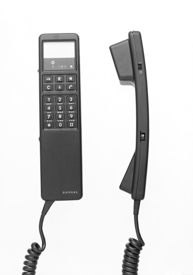 1982. aastal Käo kujunduses valminud Siemensi esimene mobiiltelefon.