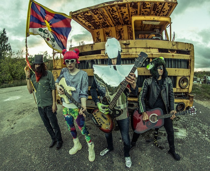 Festivali afterparty’l üles astuv St. Cheatersburg