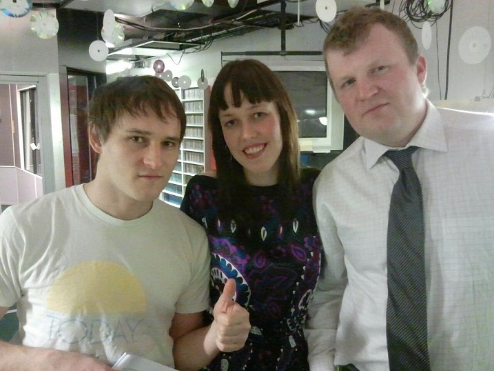 Peol plaate keerutavad L-Eazy ja Qba koos To-Shaga (vasakul)