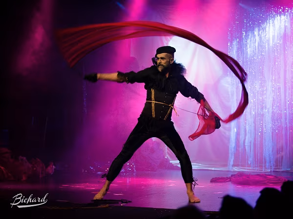 Erinevate Tubade Klubis toimub burleski&otilde;htu