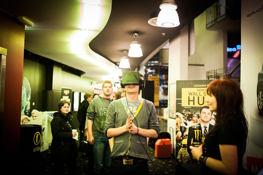 Oculus Rifti proovimine MängudeÖÖl. Foto: Krõõt Tarkmeel