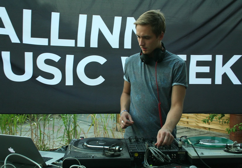 Sander Mölder Berliini muusikanädala Tallinn Music Weeki showcase’il. Foto: Helen Tammemäe