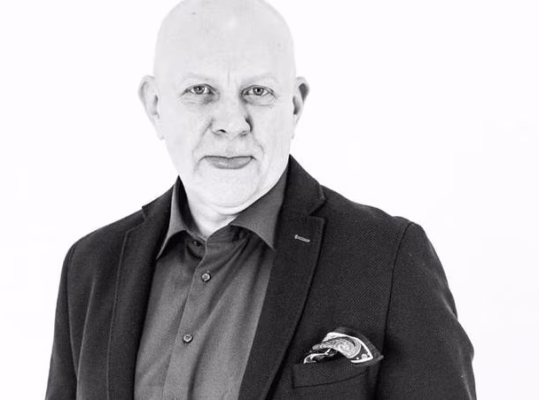 Andrus Vaariku monokomöödia „Mõtlemine on seks” viimased etendused toimuvad aprillis