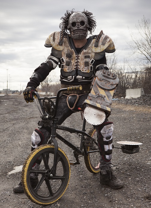 Kaader HÕFFi avafilmist „Turbo Kid”