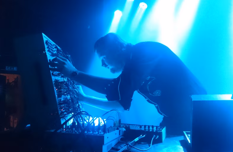 Uus Eesti Biit: Motobor