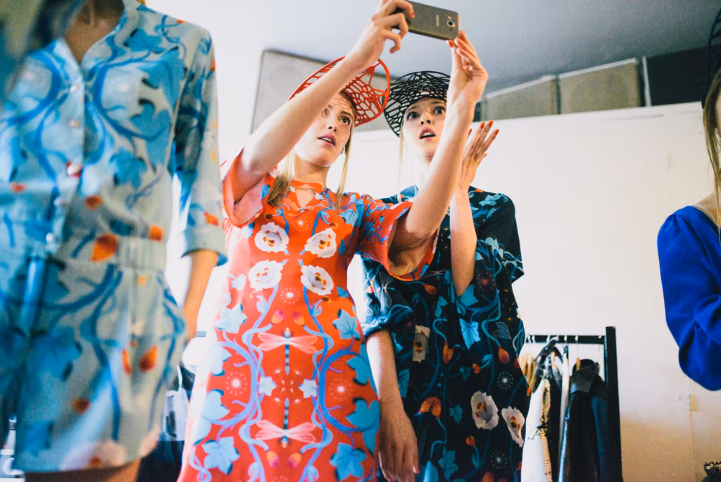 Galerii: Liisi Eesmaa Hüperborea muusad näitasid kevadsuviseid sulgi