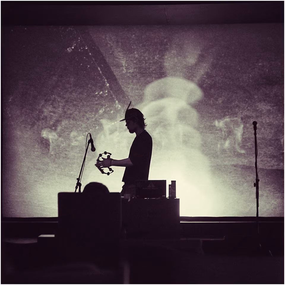 Üle Heli Festivali avaõhtu. Sisenemine ülemeeleseisundisse