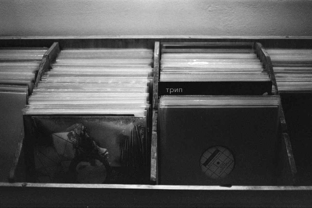 Berliinis avas uksed Bikini Waxx Recordsi plaadipood