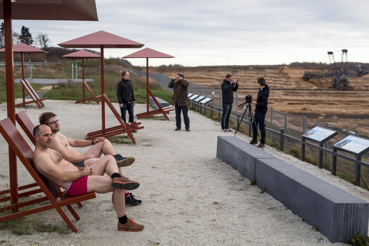 Kuna Garzweileri karjääri veerele lubati terranovanimelist liivaranda, proovisid Mihkel ja Mart, kuidas siis päike võtab. Foto: Renee Altrov