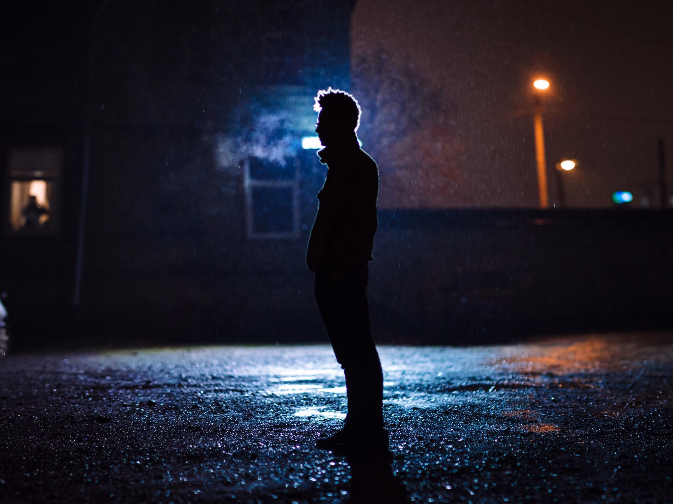 Kirjutamine peabki olema ebamugav. Intervjuu Jim Ashileviga