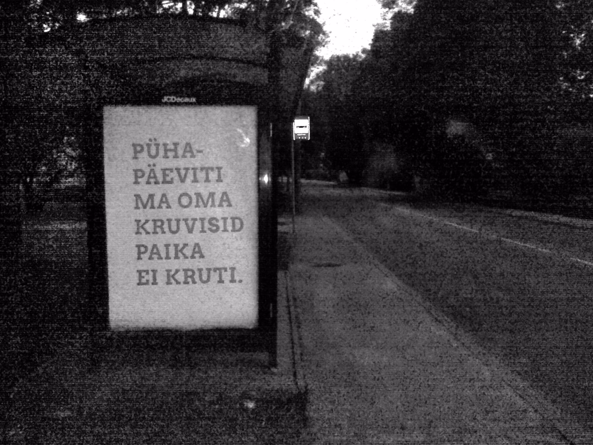 „Lõuendilinn“ ja Tartu tänavakunstiraamat