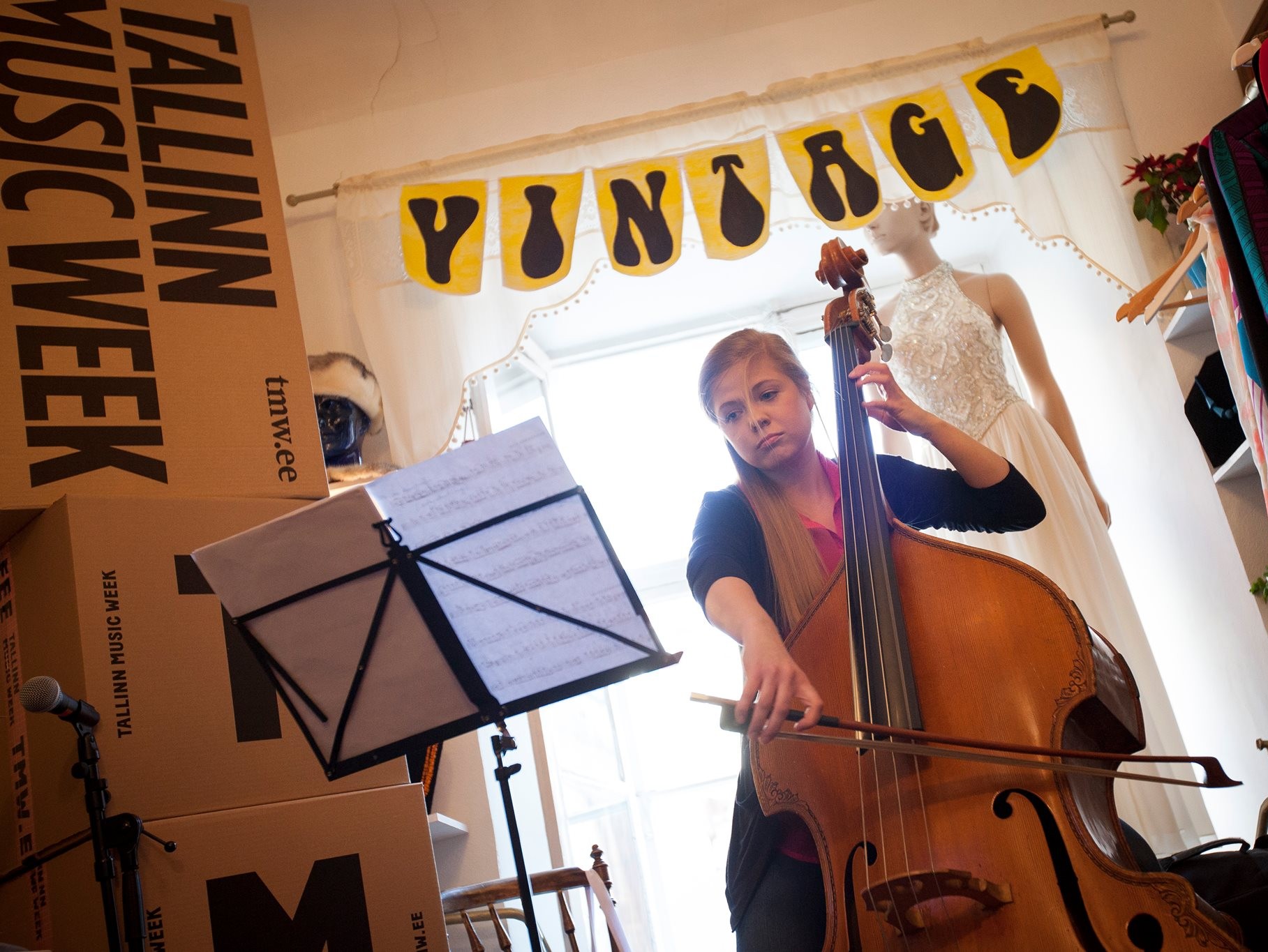 Siret Lust esinemas TMW-l Foxy Vintage’i linnalaval (2014). Pressifoto