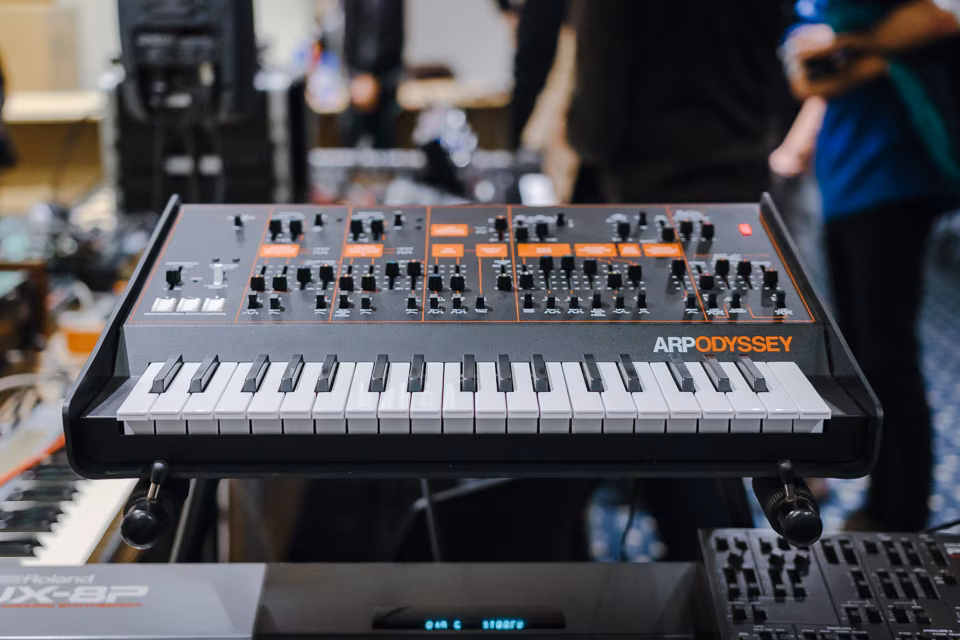 Süntesaatorid omavahel