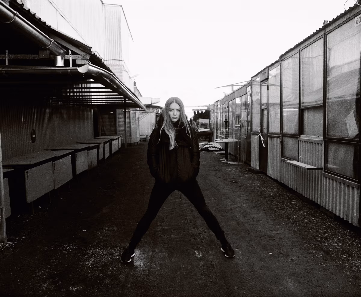 Tee läbi enese ehk Lunastus Eesti 90ndate moodi