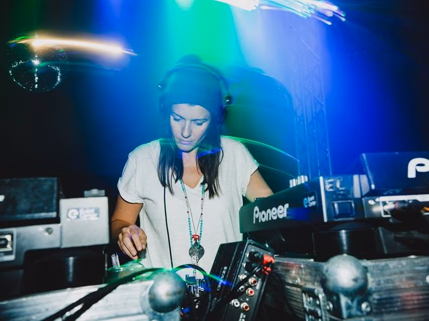 Must Mesi triivib veel suvelainel