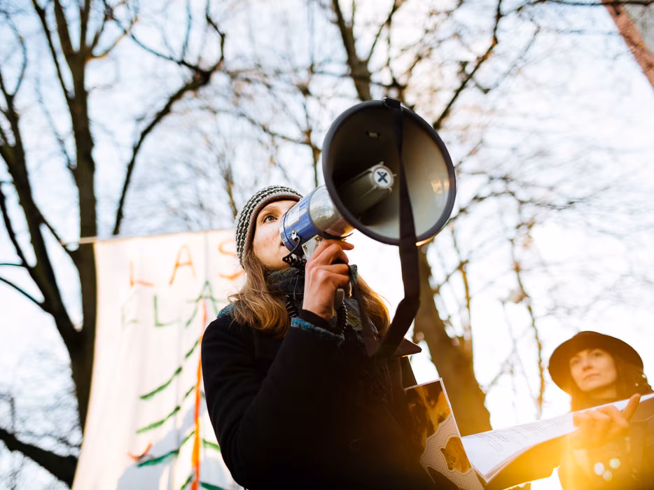 Galerii: Keskkonnaaktivistid piketeerisid metsaseaduse vastu