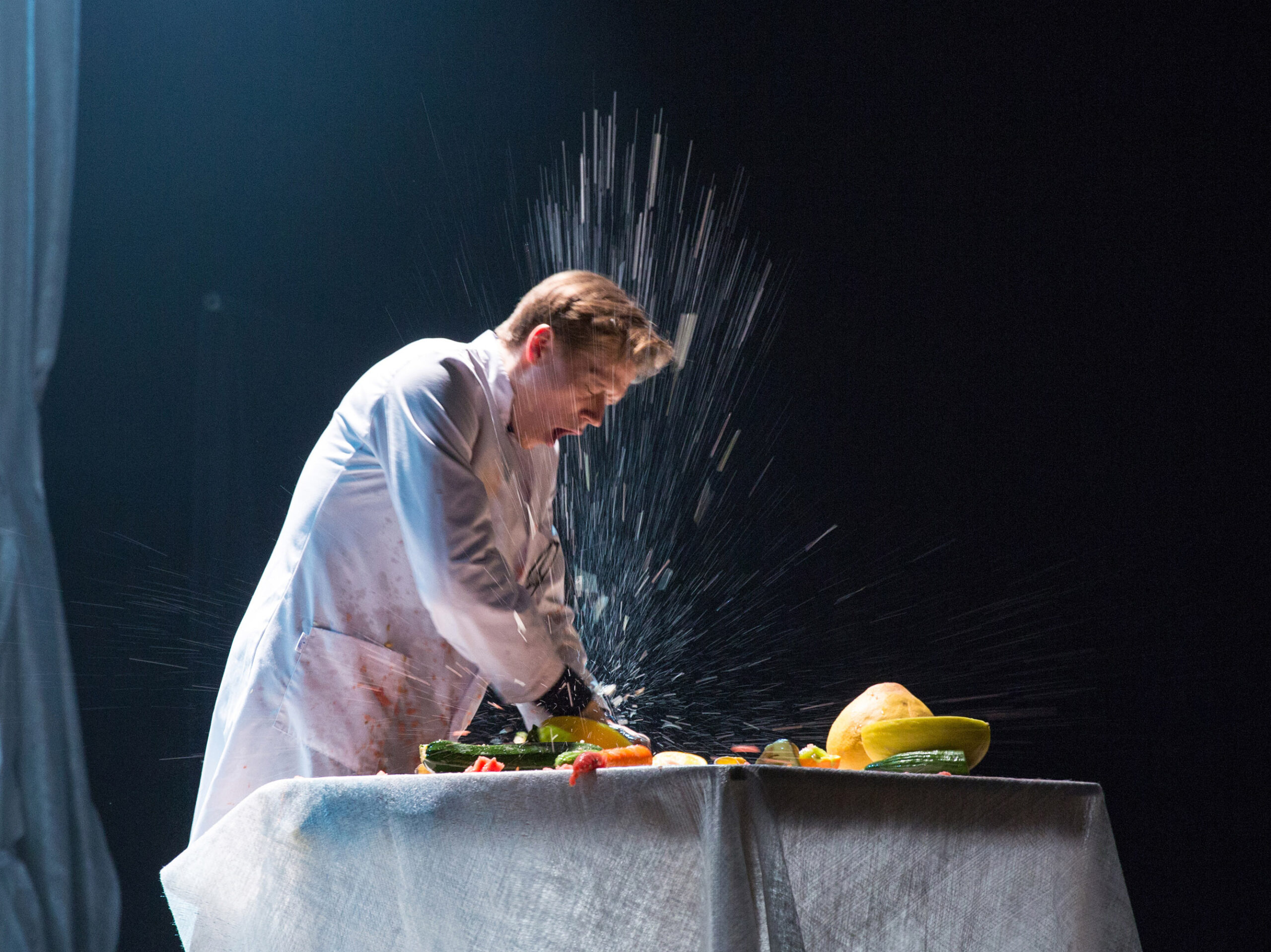 Sander Rebane lavastuses „Ei tao". Foto: Siim Vahur
