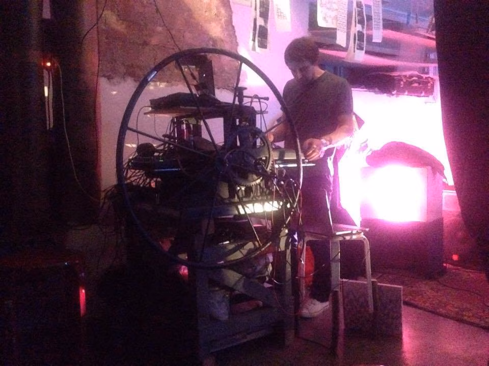 Homme toimub Grafodroomis performance’ite öö