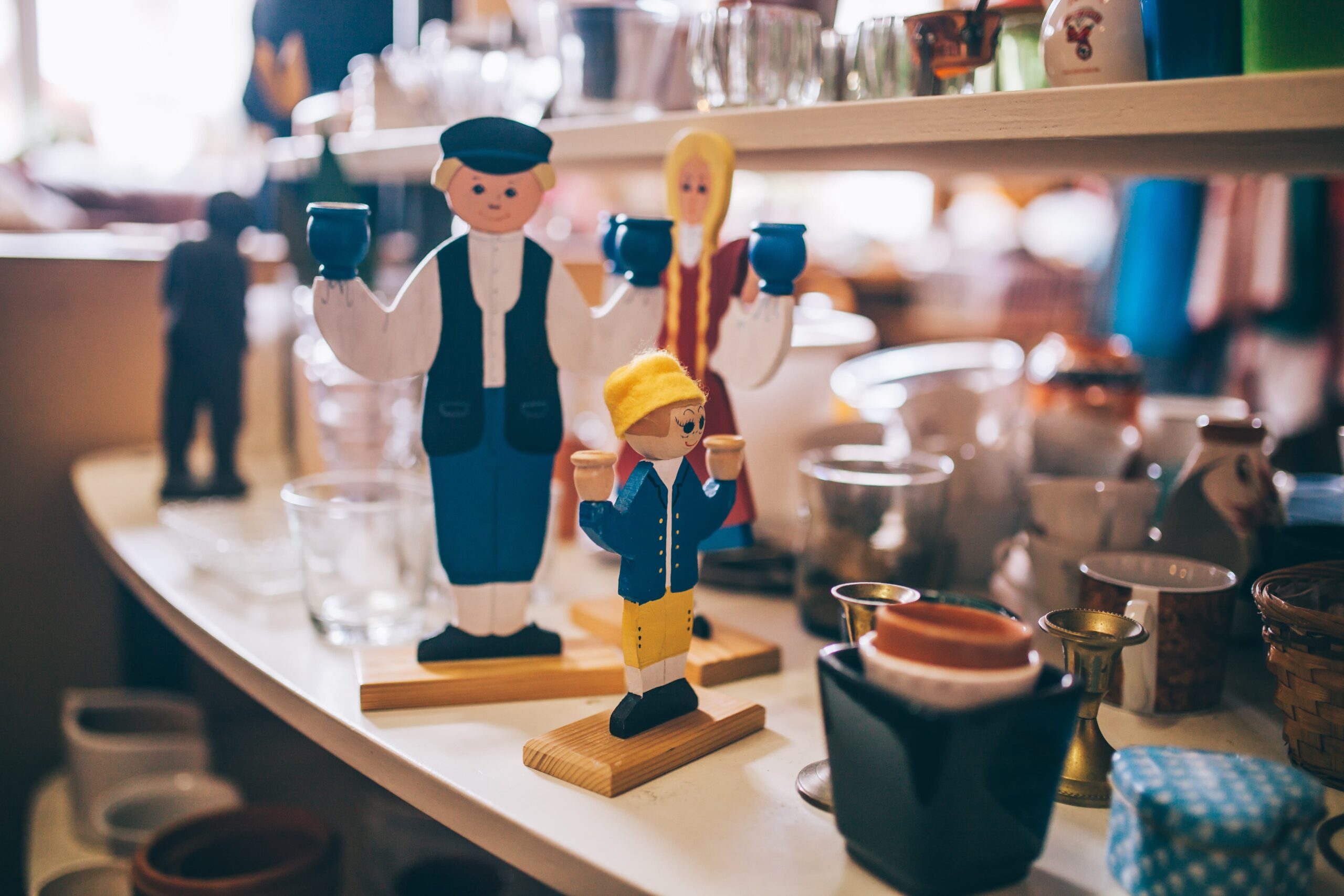 Nunnu, kuid veidi tuleohtlik „Perekond küünlajalad” saksa tarbekunstitraditsioonist.