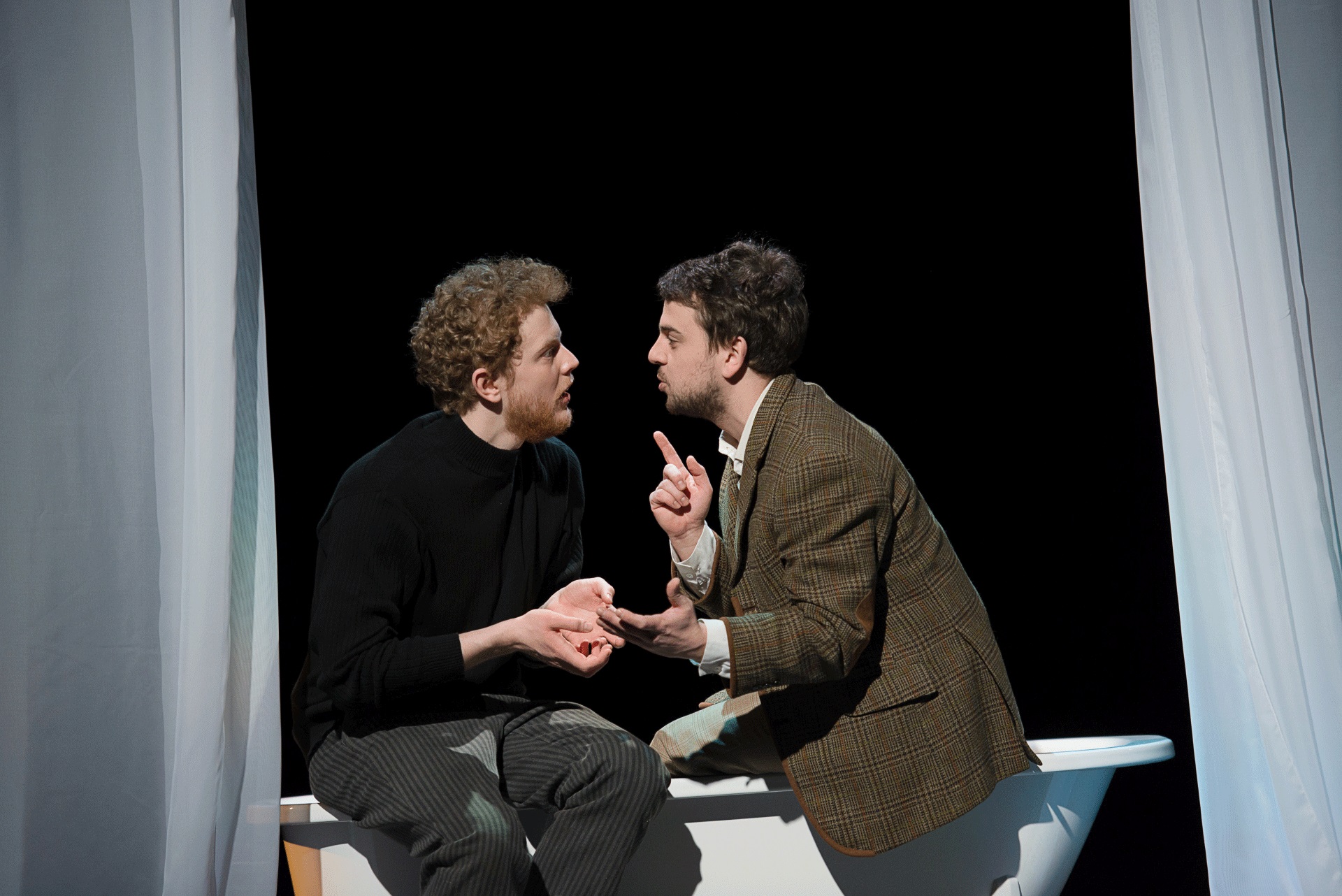 Markus Habakukk ja Jürgen Gansen Kelmi teatri lavastuses „Savann". Foto: Teater Kelm