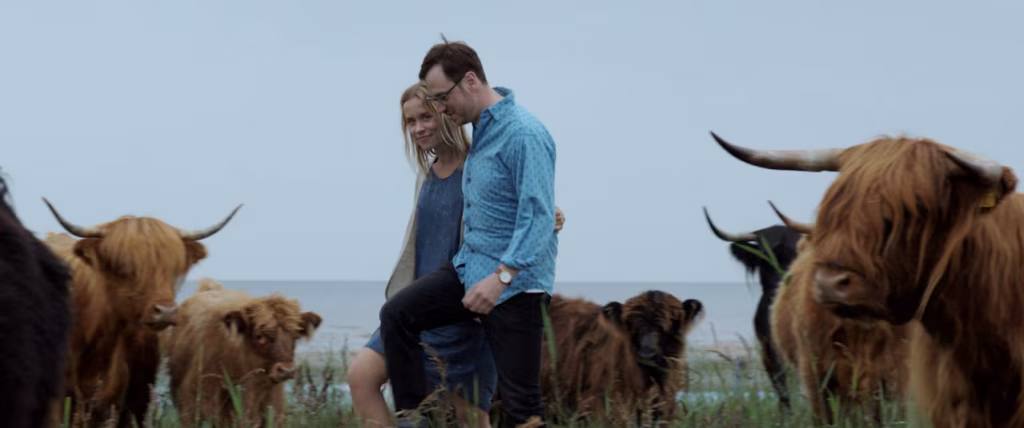 Arvustus: Suhtedraamad maimikulikus sumeduses