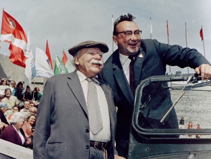 Kaader Hans Roosipuu lühidokumentaalist „Meie sõber jalgratas”