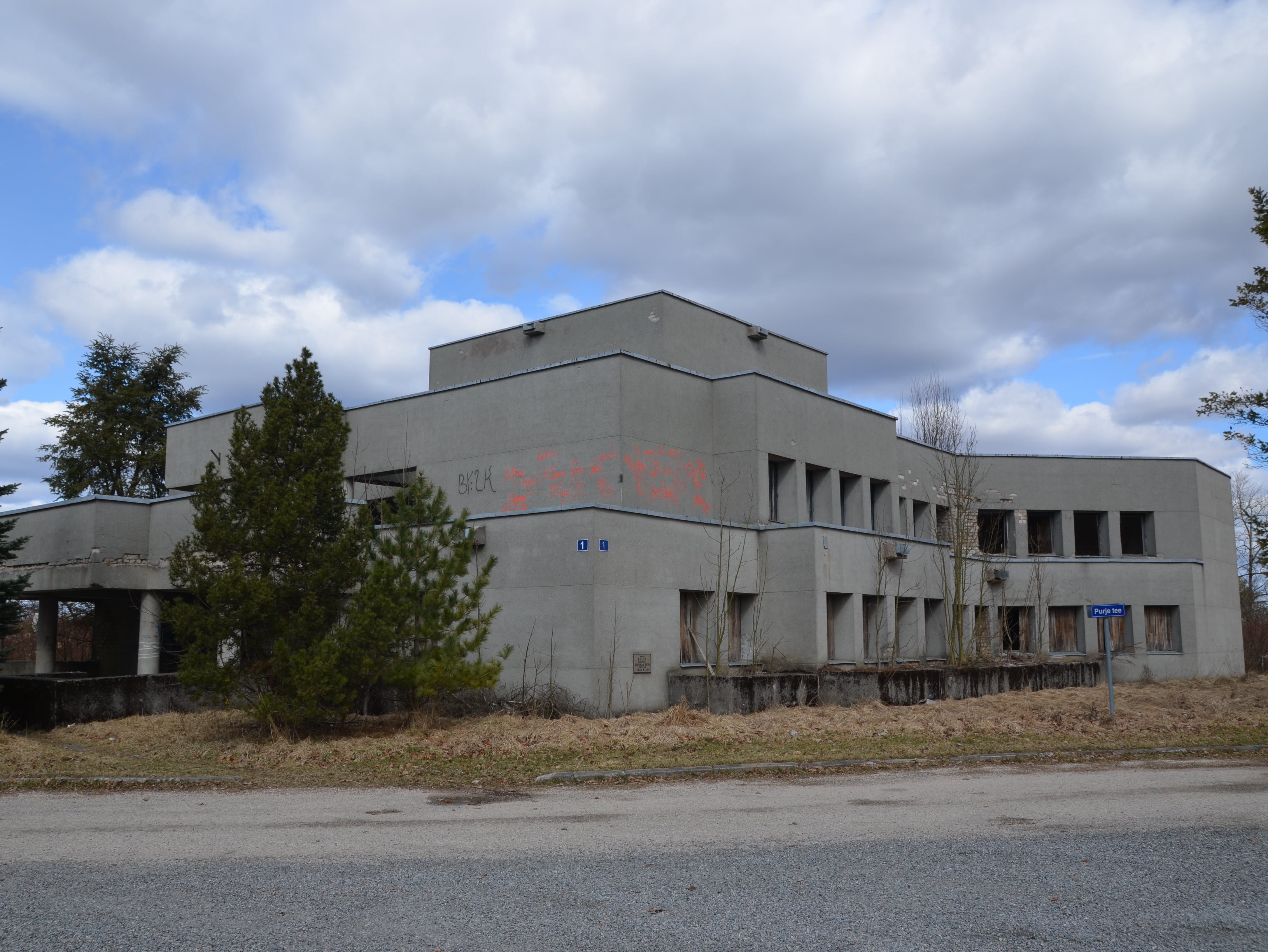 Laeva sovhoosi keskushoone Laeval, arhitekt Toomas Rein, valmis aastal 1978. Foto: Laura Ingerpuu