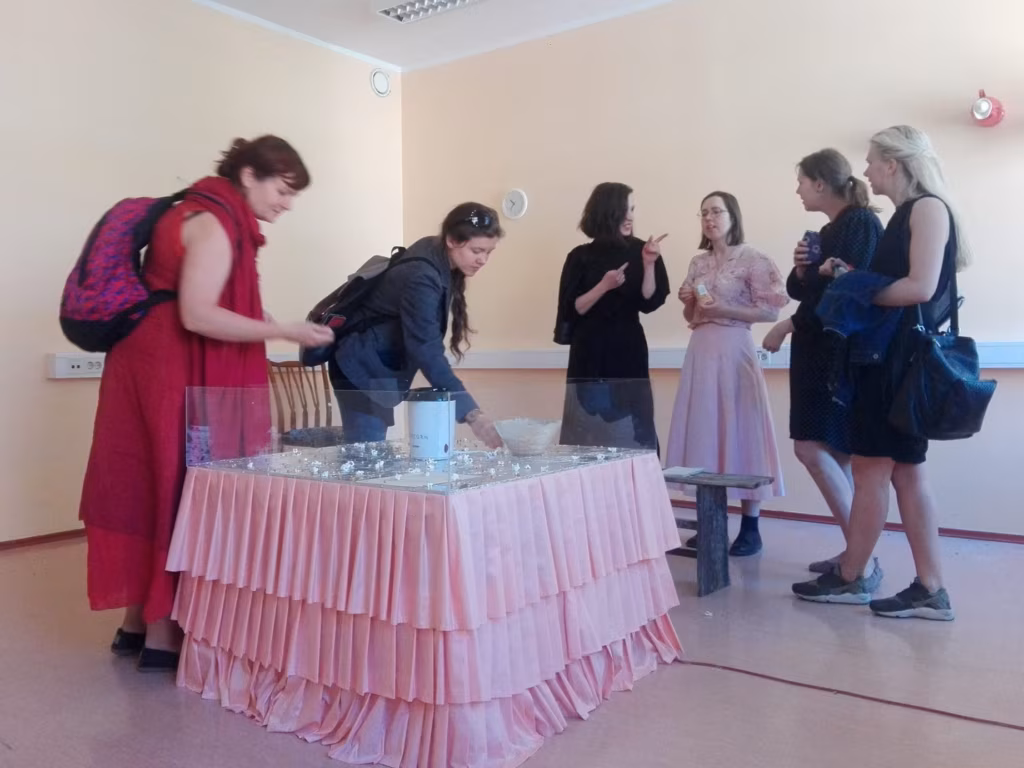 Noore Kunstniku preemia laureaadid on Hedi Jaansoo, Eva Mustonen ja Sten Saarits