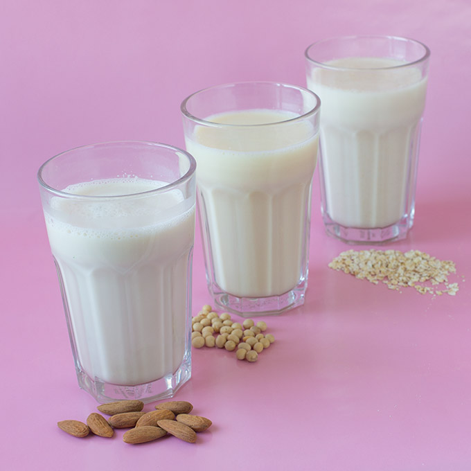 Mandli-, soja- ja kaerapiimad. Foto: cakeinvasion.de