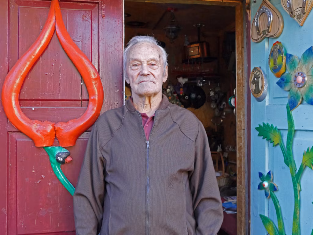 86-AASTANE MUSTVEE DADAIST