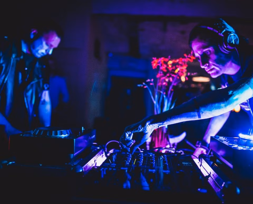 Tumemuusika talvepeod