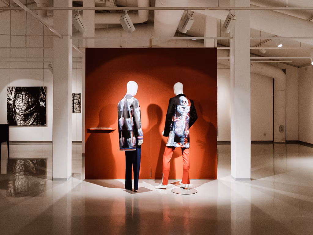 Arvustus: Nähtav ja nähtamatu kaasaegses tekstiilis