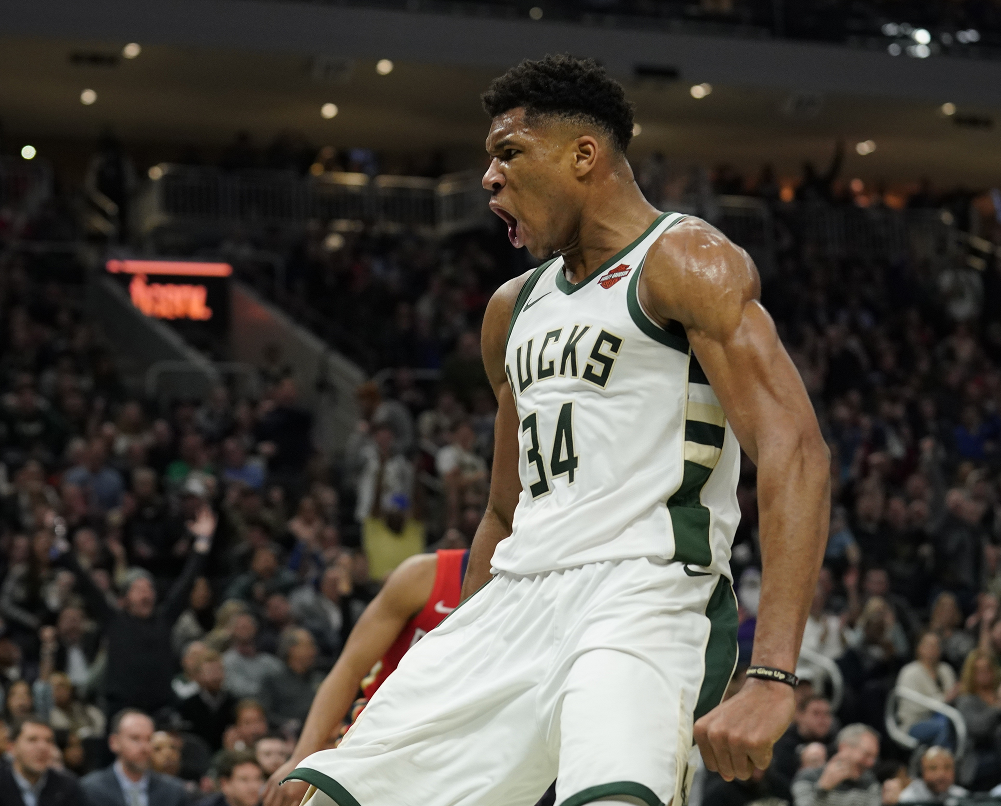 Nigeeria juurtega kreeka korvpallur Giannis Antetokounmpo on saanud oma erakordse füüsise ja mängustiili tõttu hüüdnime Greek Freak. Foto: Morry Gash / AP / Scanpix