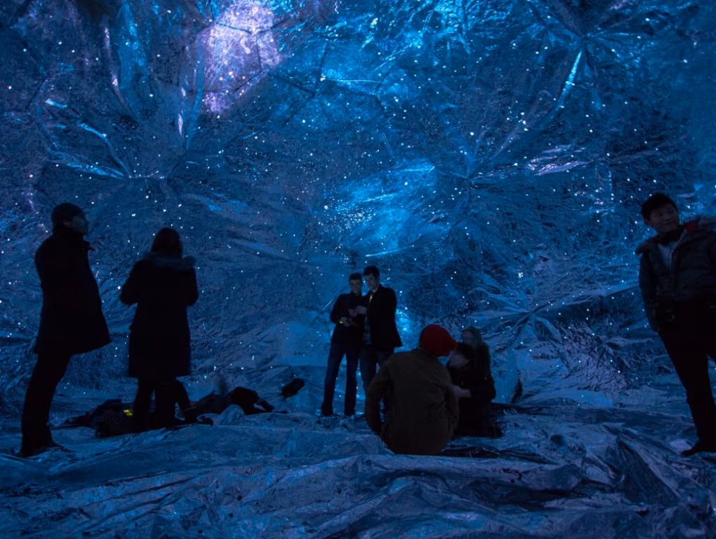 Linnafestival UIT muudab vanad kioskid ja pargid kunstiteosteks
