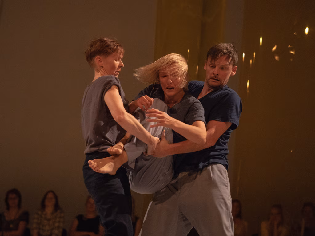 Arvustus: Vaikusest ja m&uuml;rast