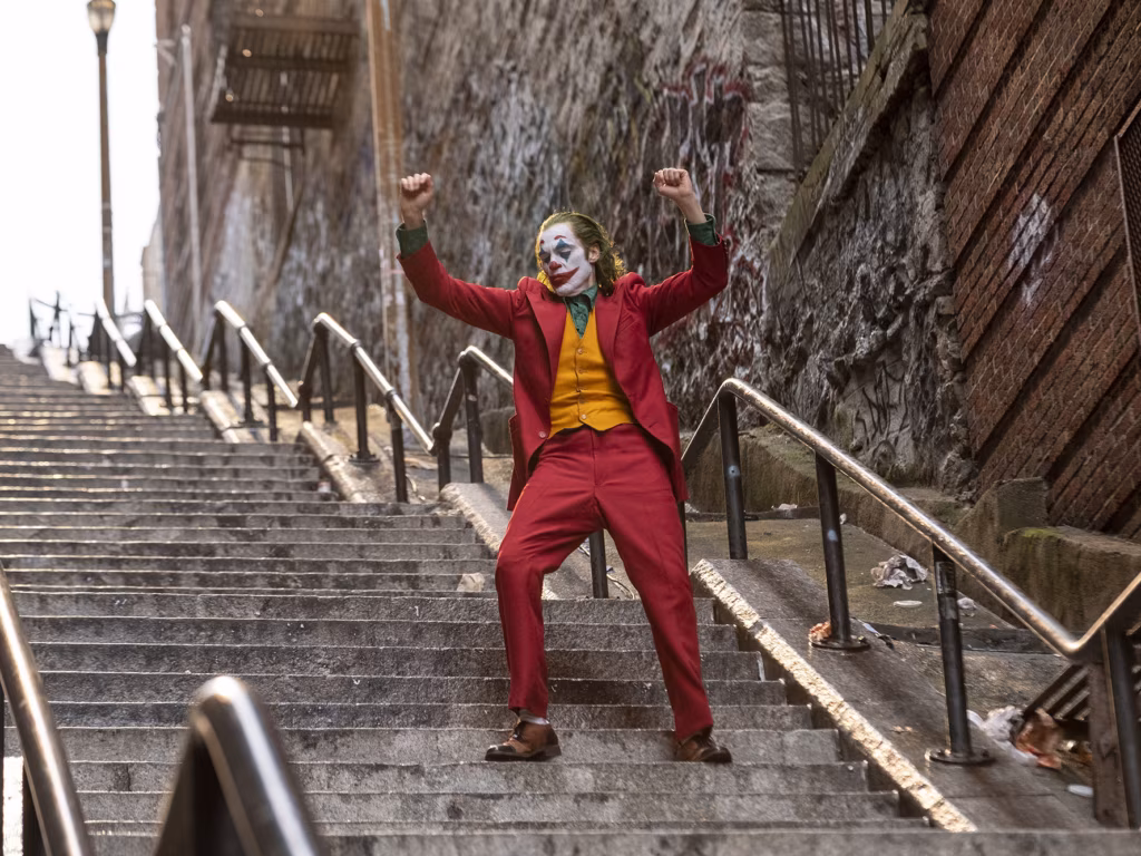 Kinospurt: Naeratades kaose poole