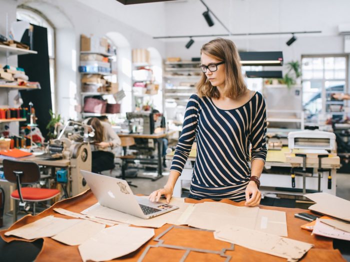 Stella Runnel oli üks esimesi, kes sotsiaalmeedias oma ettevõtte kriisiolukorra üksipulgi lahti võttis. Foto: Rasmus Jurkatam