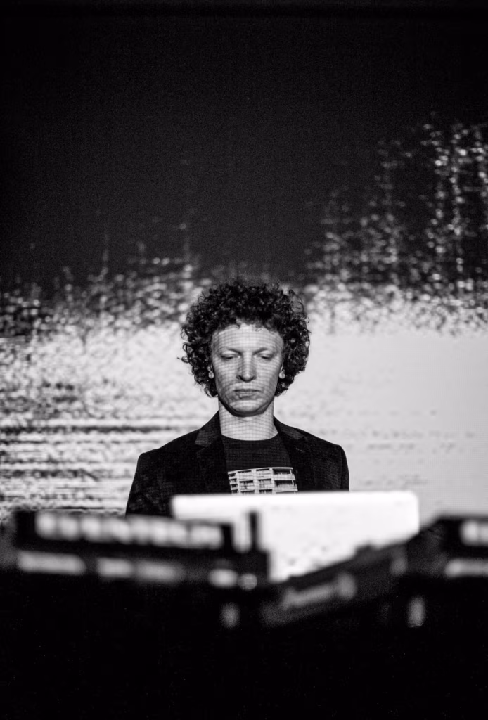 Uus eesti biit: Lauri-Dag T&uuml;&uuml;r