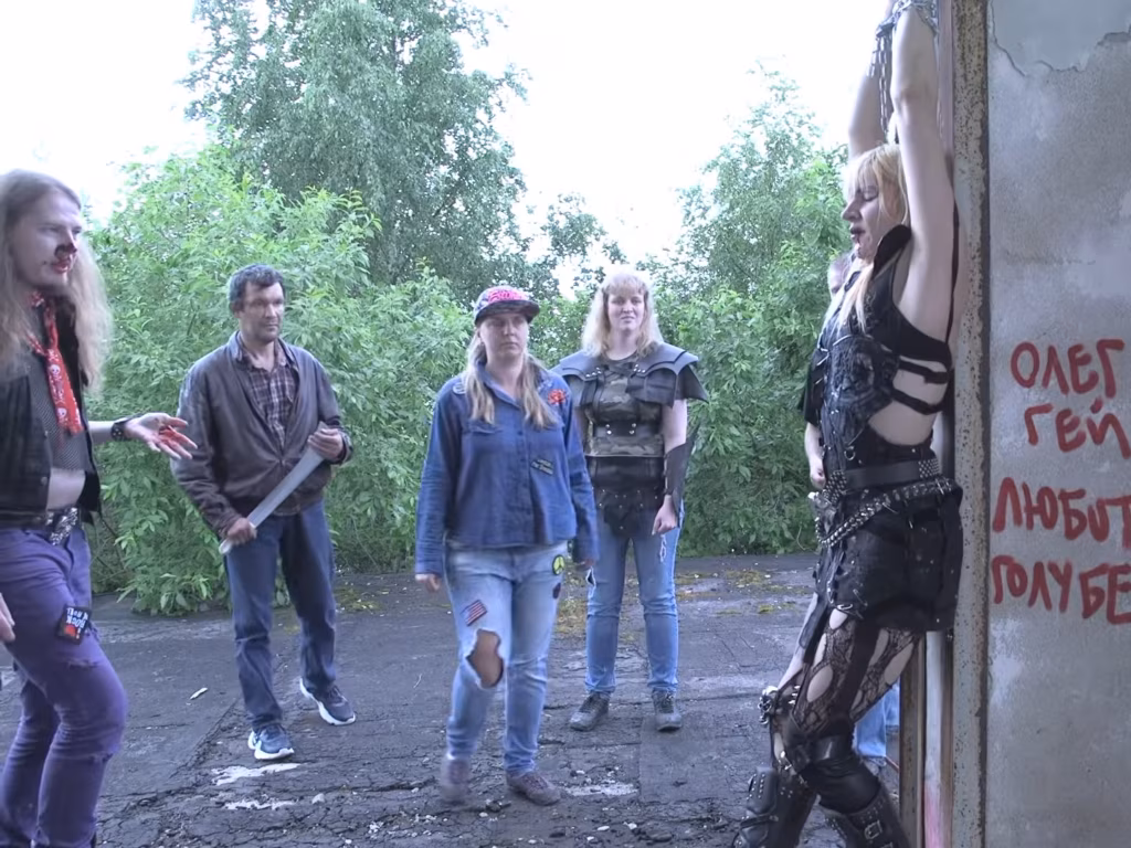 Kinospurt: Tanksaabastes viiruse vastu