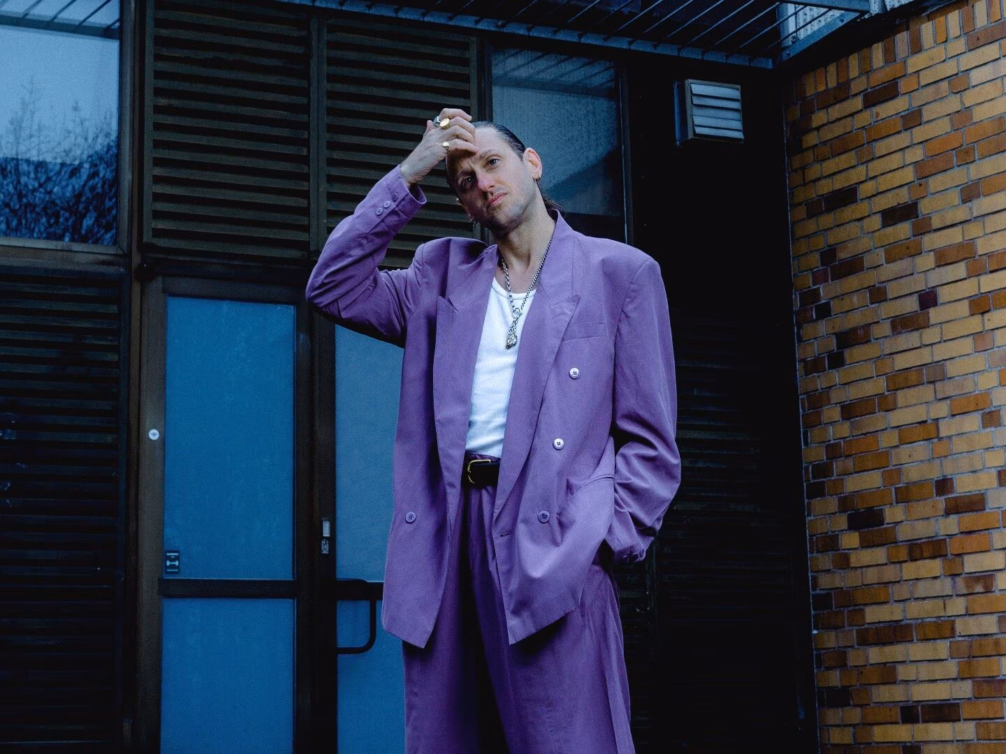 Dark Disko peol esineb Curses Berliinist