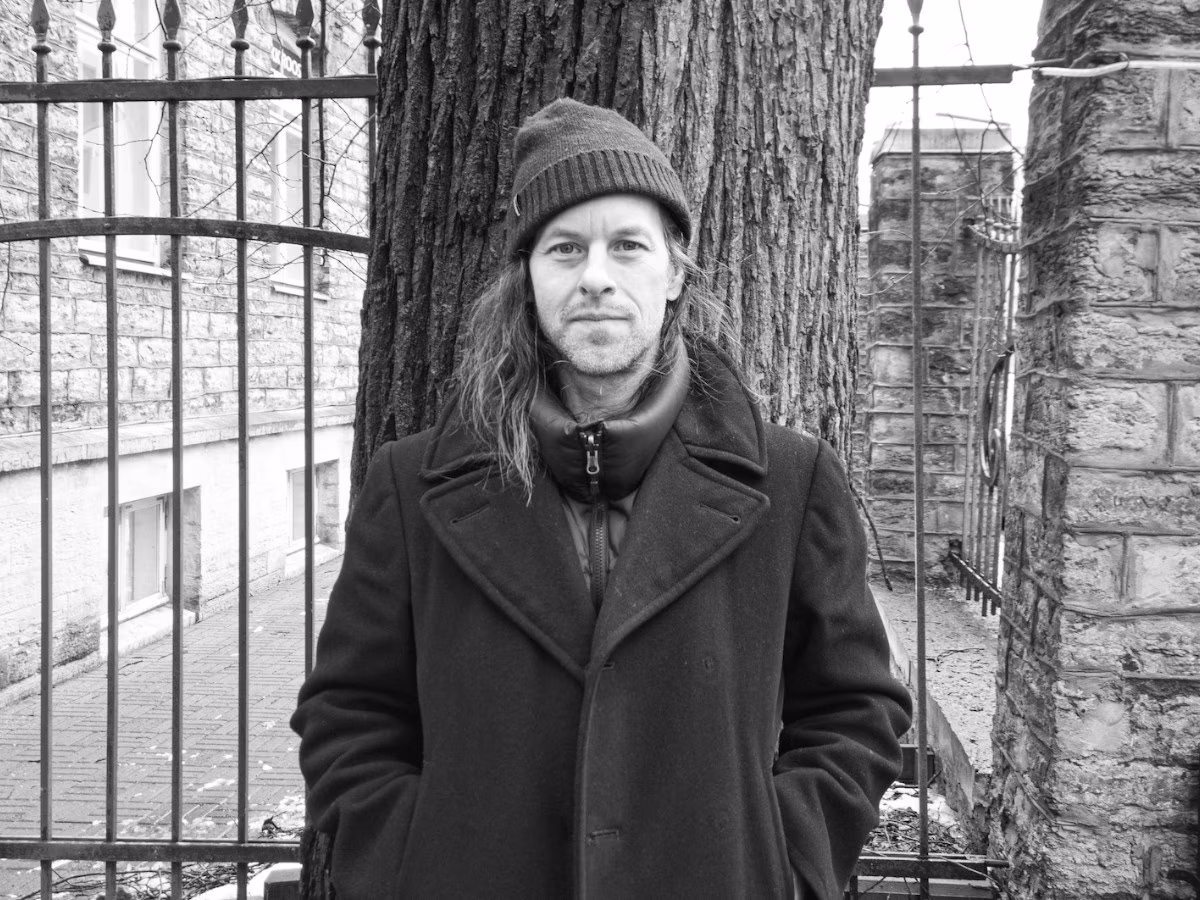 Vale kohvik, vale juuksevärv. Pimeintervjuu Rob Haydeniga