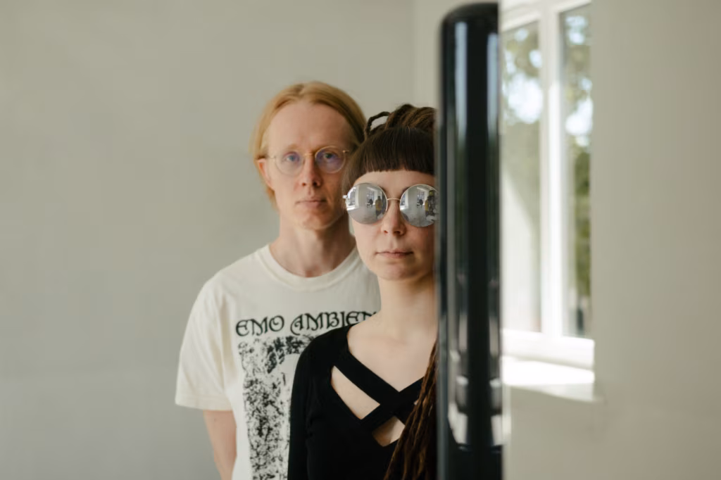 Turvalisema &ouml;&ouml;elu ABC. Intervjuu Elise Rohtmetsa ja Mikk Ojaga