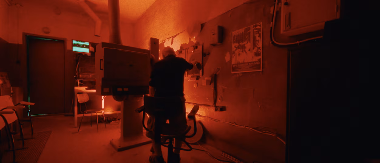 Tonn liiva ehk Pilguheit projektsionisti aknakesse