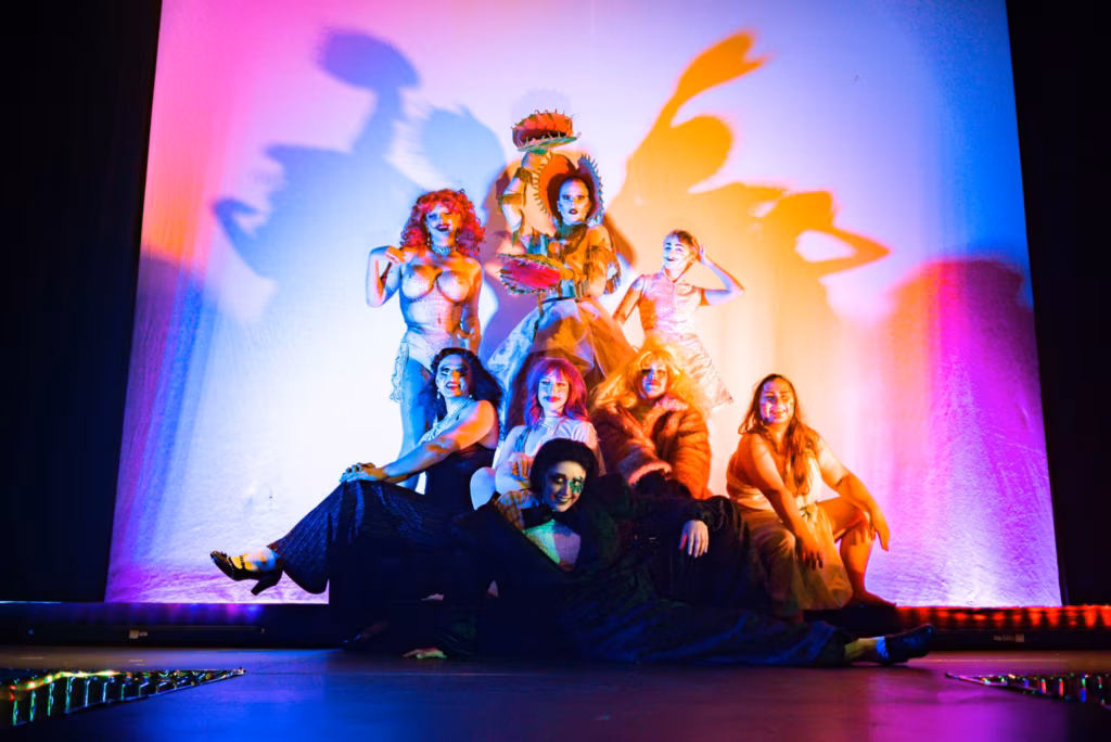 Lavastuse "Siinpool sood" esinejad. Foto: Peroksiid