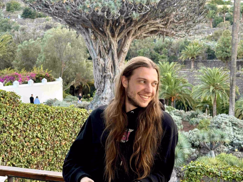 Glitch on m&otilde;tteviis ja suhtumine. Intervjuu Karl Kortsiga