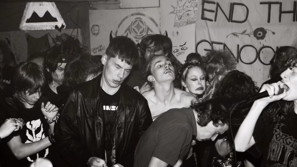 Ausus au sisse! &Uuml;lase kogukonna hingeelu oma t&auml;ies hiilguses