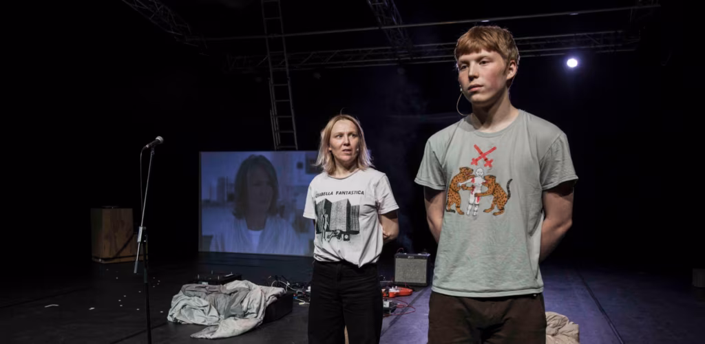 Arvustus: Etendus polnud pisarakiskujana m&otilde;eldud, aga t&ouml;nnisin terve kodutee